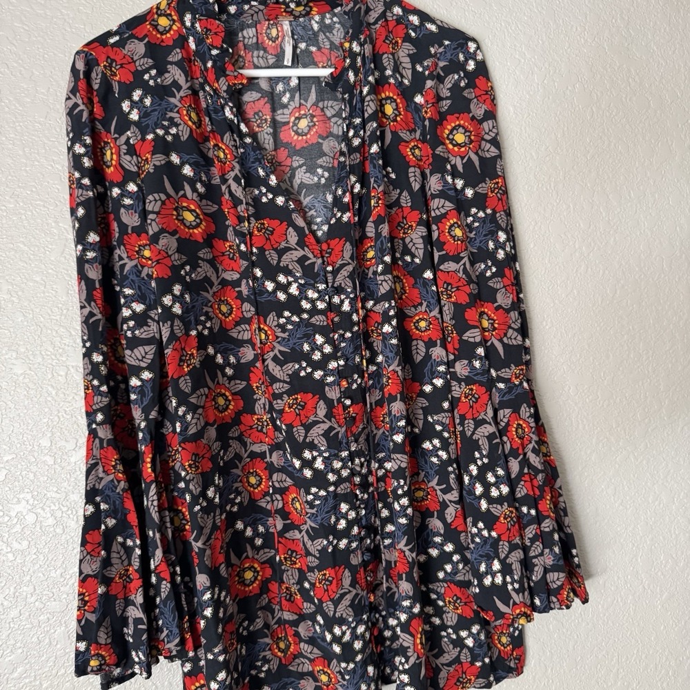 Free People Magic Mystery Tunic Shirt Top Size Small Bell Sleeve Floral Flowy